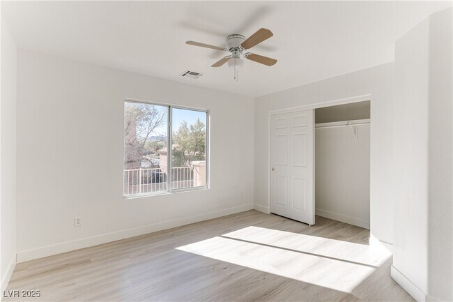 Building Photo - 523 Moses Lake Ct