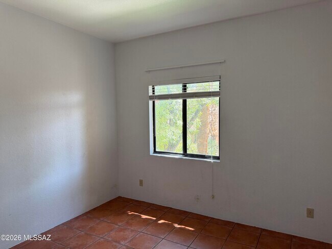 Building Photo - 5750 N Camino Esplendora