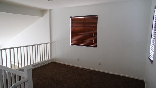 Building Photo - THIS IS A CHARMING TWO-STORY NORTH LAS VEG...