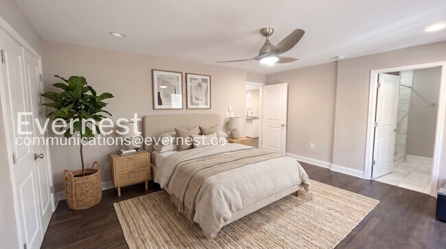Building Photo - 3 Bed/2 Bath Home with In-Unit Laundry / Vouchers Accepted / Available Now!