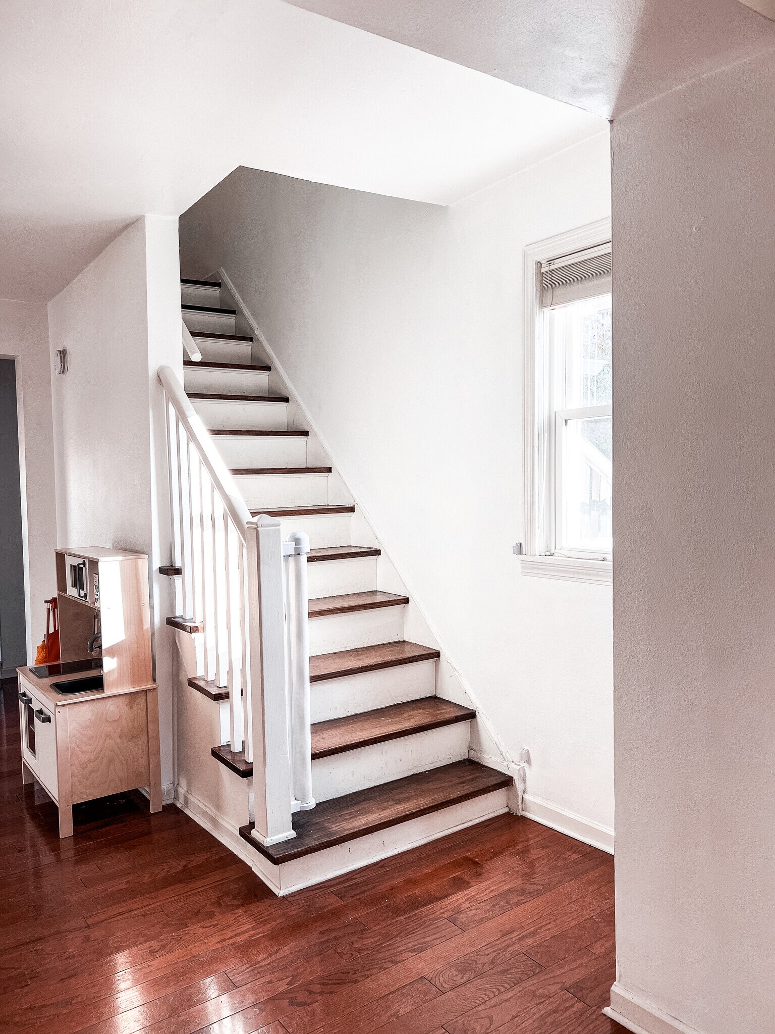 Building Photo - 1621 N Van Buren St