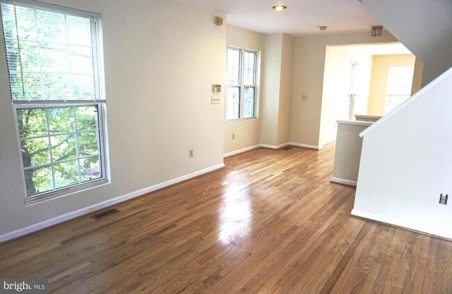 Building Photo - 9386 Van Arsdale Dr