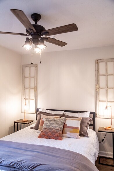 Bedroom 2 - 115 E Glenwood Ave