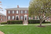 Building Photo - 2 Bedroom Townhome in Sycamore Springs