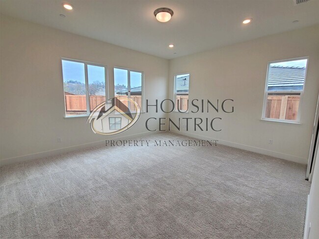 Building Photo - 8067 Grant Dr