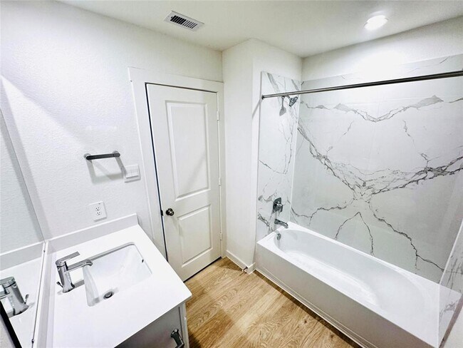 Building Photo - 30703 Castle Cove Dr