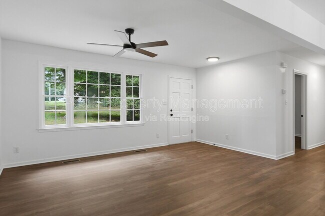 Building Photo - 14613 Happy Hill Rd