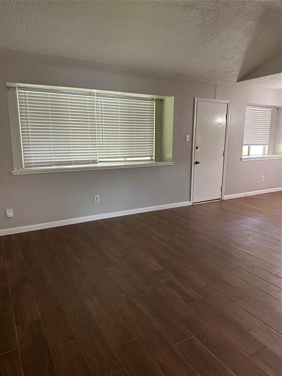 Building Photo - 701 Canyon Springs Dr