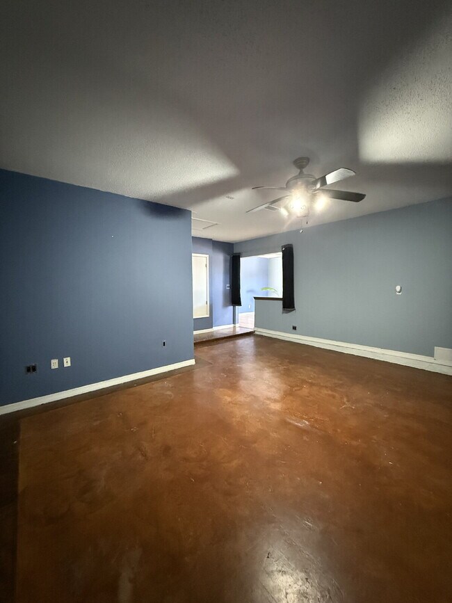 Building Photo - Well, kept three-bedroom, two baths home with Solar Panels. A must see, lease today! 11797 Imperi...