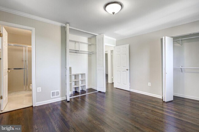 Building Photo - 5609 Rolling Rd