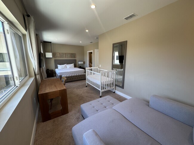 Building Photo - 7510 Brooklyn Dr