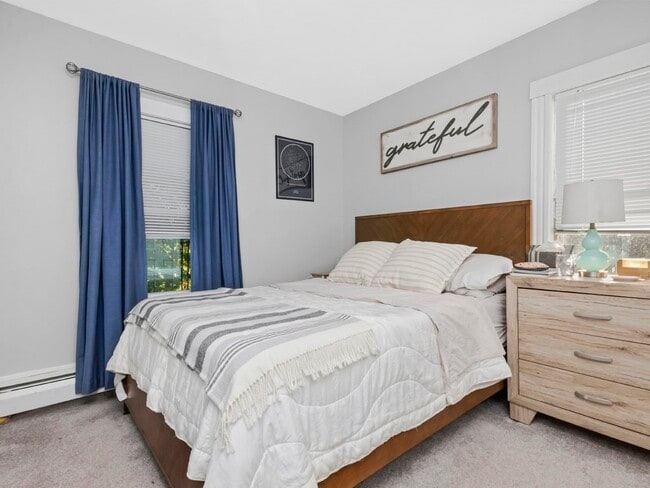 Building Photo - 63 Marshfield St