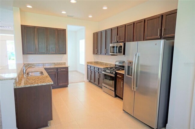 Building Photo - 30835 Spruceberry Ct