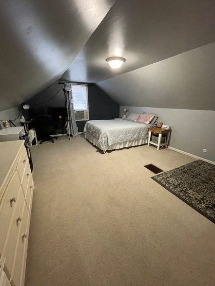 Building Photo - 534 Parker Ave