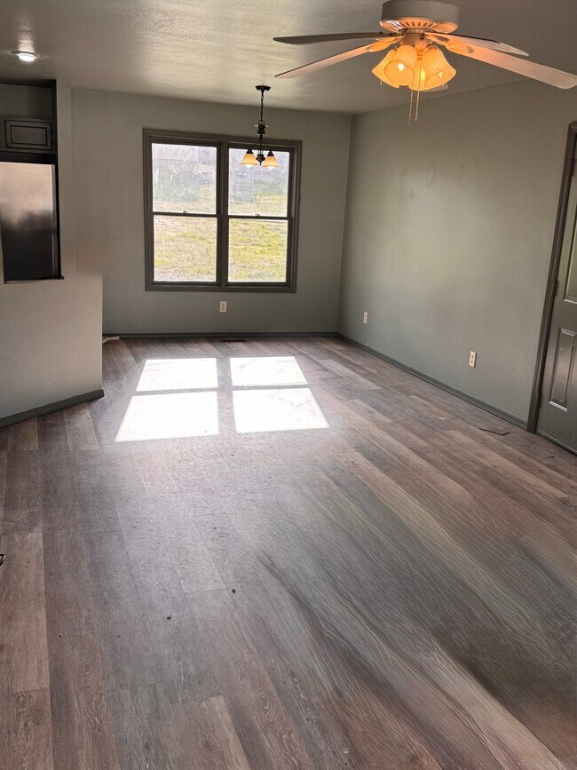 Building Photo - 109 Illini Ct