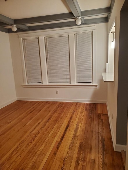 Building Photo - 7344 S Emerald Ave