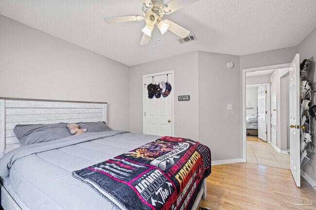 Building Photo - 8092 Hartington Dr