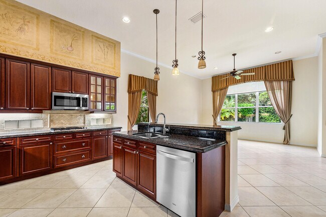 Building Photo - 195 Sedona Way