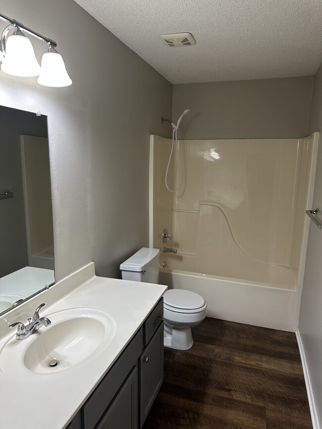 Building Photo - 1340 Fredonia St