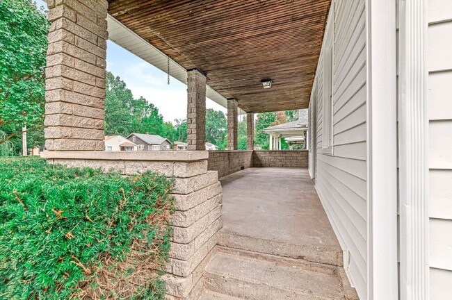 Building Photo - 1226 O Brien St