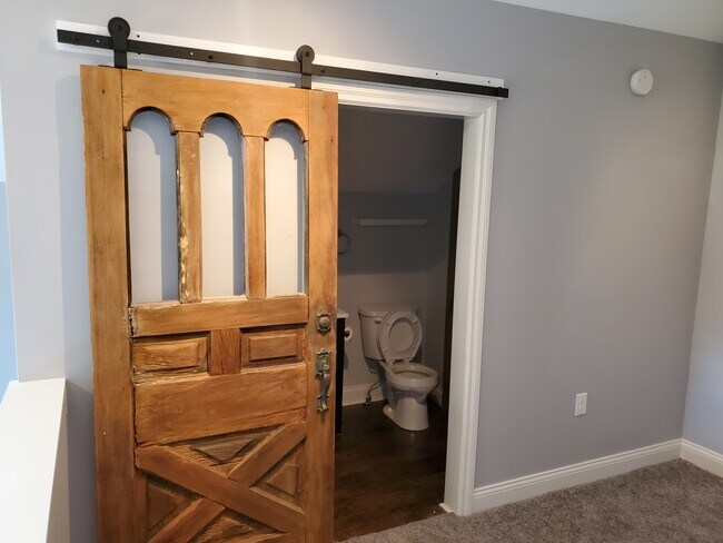 Building Photo - 401 High St