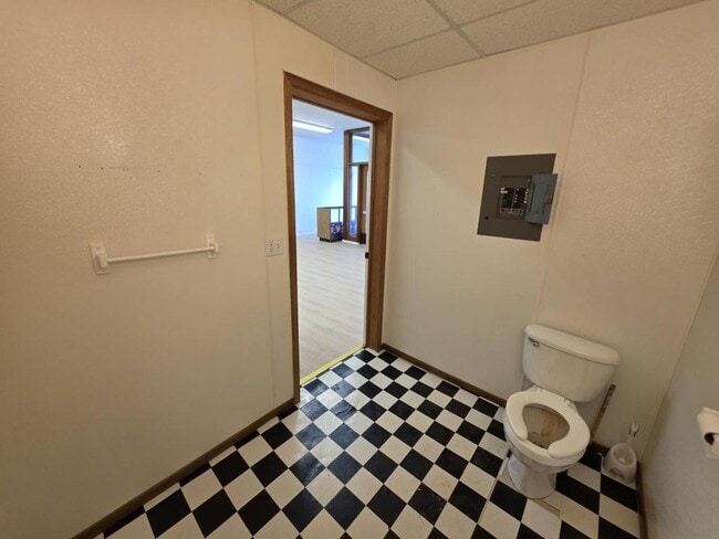 Building Photo - 128 S Water St