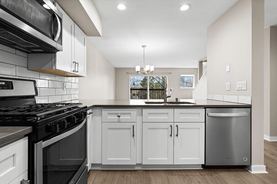 Building Photo - 501 23rd Ave S