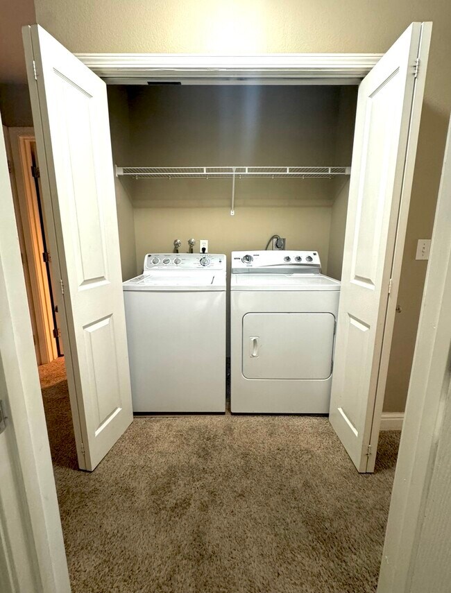 In-Unit Laundry - 233 Enterprise Dr