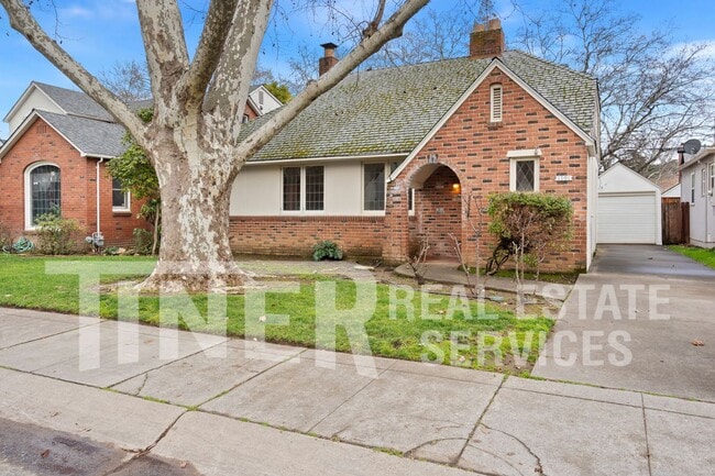 Building Photo - 1701 41st St