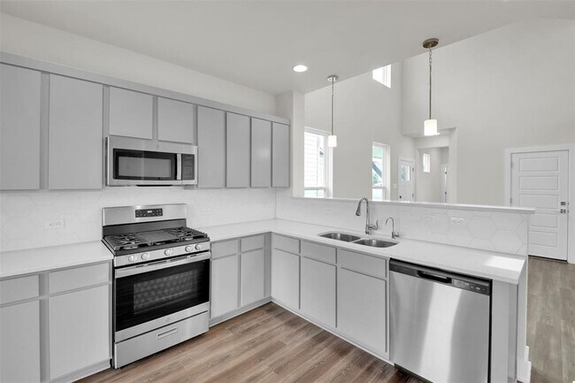 Building Photo - 208 Mirabeau Way