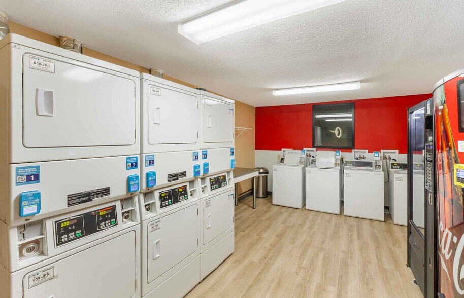 Building Photo - Furnished Studio-St. Louis - Westport - East Lackland Rd.