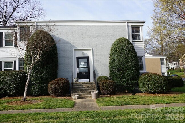 Building Photo - 524 Wakefield Dr