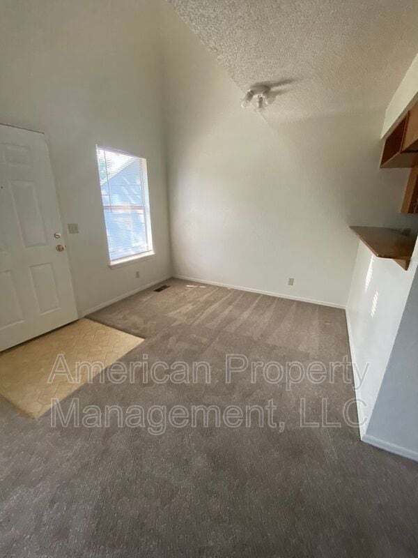 Building Photo - 2303 W Quantico St