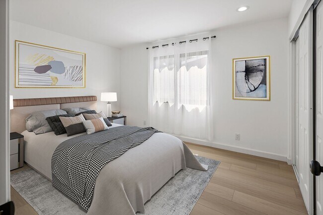 Building Photo - COMPLETELY UPDATED CALABASAS HOME!