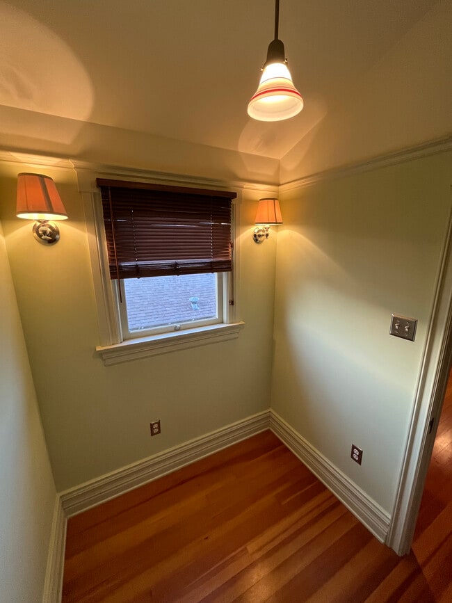 Office/Nursery - 133 E Avenue 42