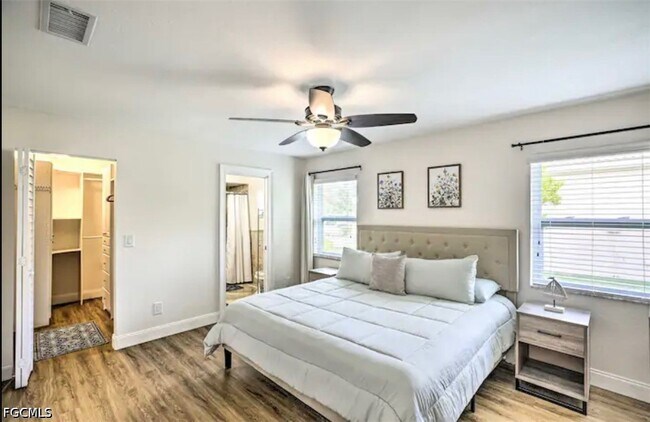 Building Photo - 2806 SW 38th Terrace