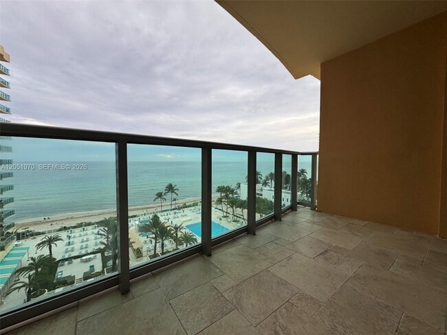 Building Photo - 2501 S Ocean Dr
