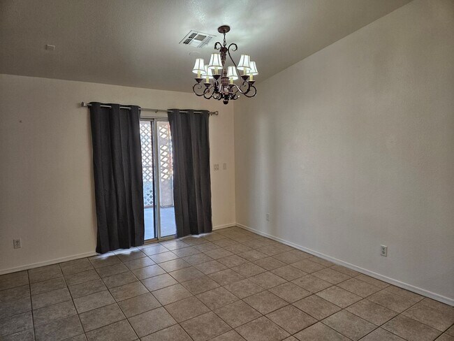 Building Photo - Fort Mohave!! 3 bedroom 2 bathroom in Fairway Estates.