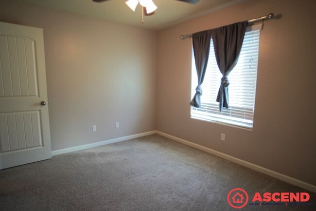 Building Photo - Charming 4-Bedroom, 2-Bathroom Home in Nor...