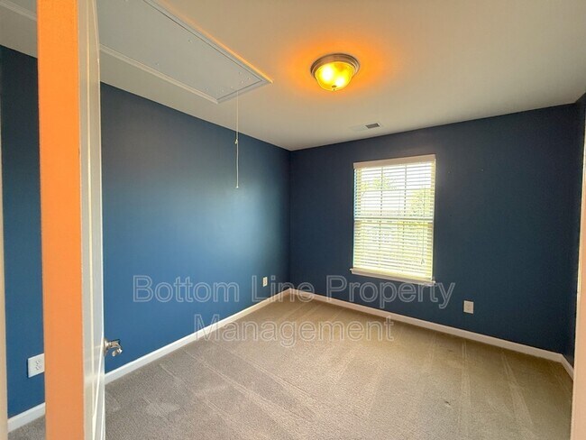 Building Photo - 4020 Zilker Park Dr