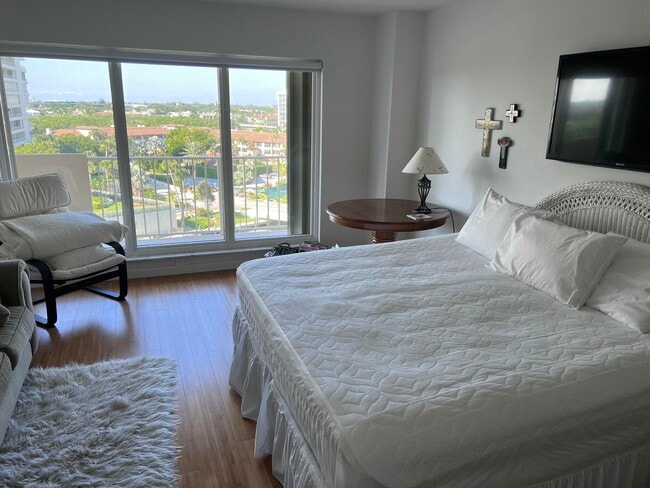 Building Photo - 4301 N Ocean Blvd