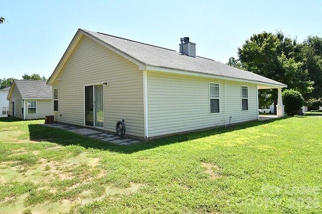 Building Photo - 118 Peterborough Dr