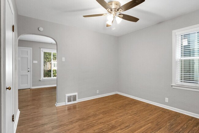 Building Photo - Chic French-ish Town-Cottage