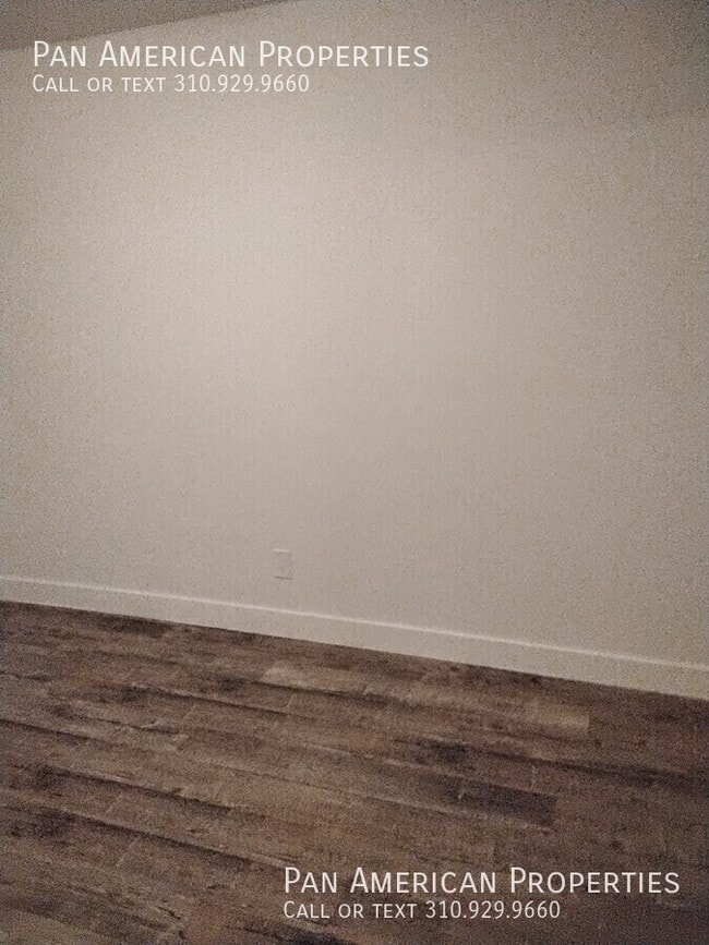 Building Photo - 6621 1/4 Crenshaw Blvd.-