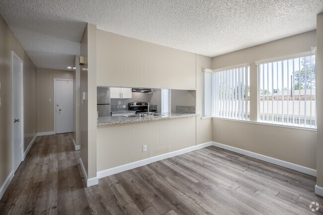 2BR, 1BA - 875SF - Dining Room - Peacock Apartments