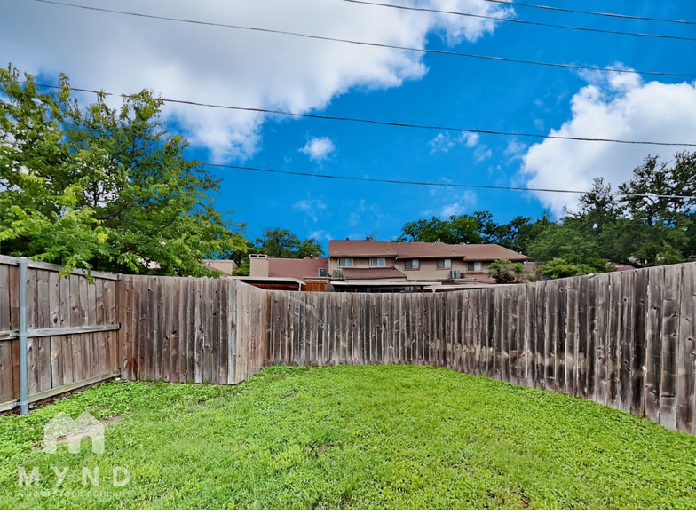 Building Photo - 11903 Garden Terrace Dr