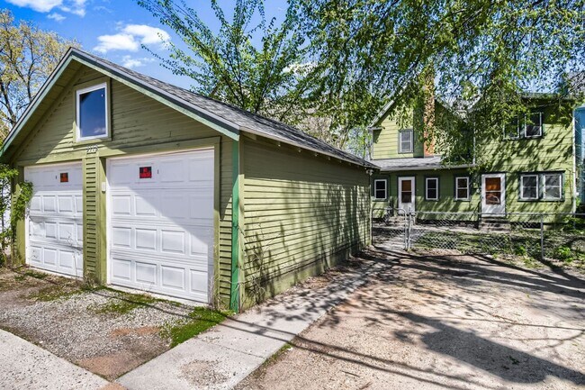 Building Photo - 3118 Pleasant Ave
