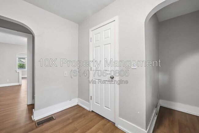 Building Photo - 1088 Siebert St