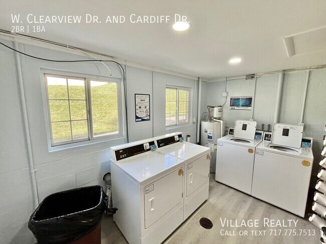Building Photo - 81 W Clearview Dr