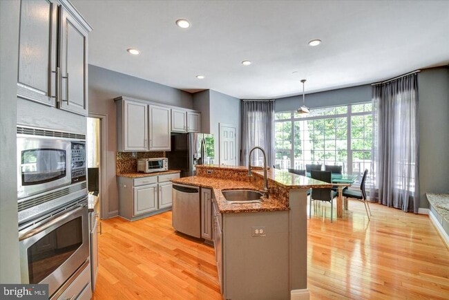 Building Photo - 2732 Lightfoot Dr